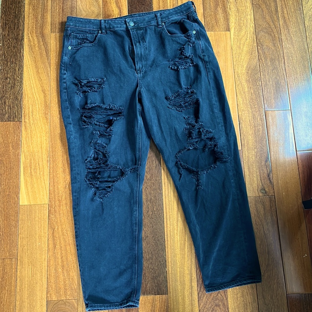 American Eagle size 18 black distressed jeans